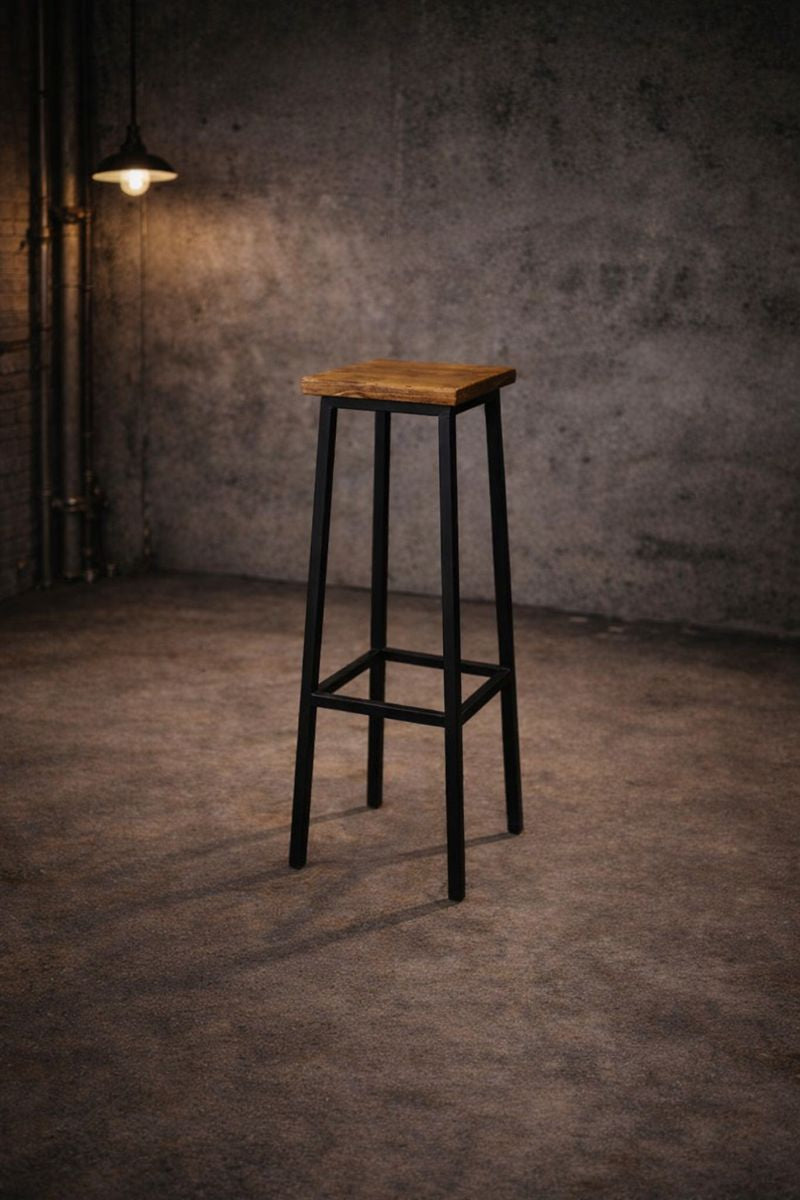 Sgabello da bar / cucina in metallo