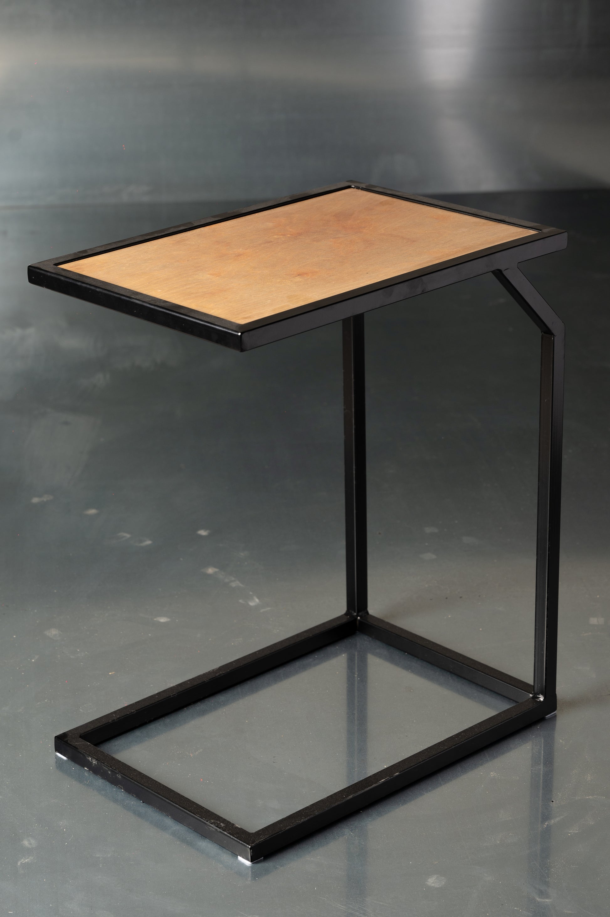 Tavolino pc laptop in stile industrial – Licari Design